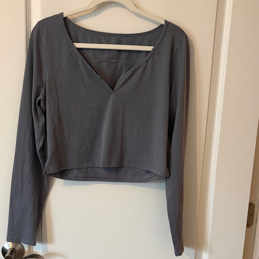 lululemon athletica Long-Sleeve V-Neck Crop Top in Gray